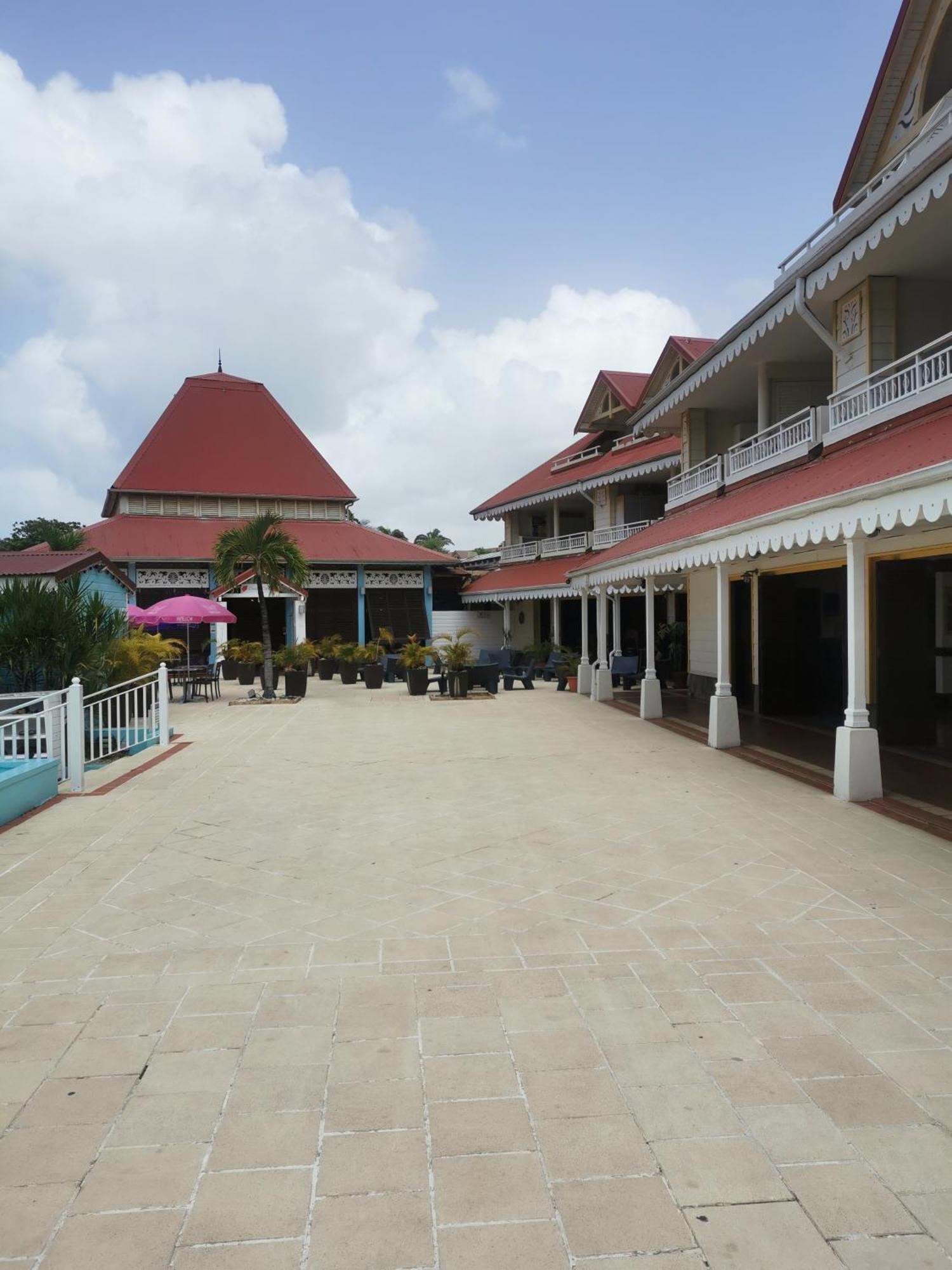 Appart T3 Village Vacances Sainte-Anne Courcelles Extérieur photo